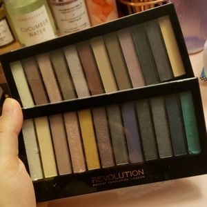 Revolution Eyeshadow Palette Bundle